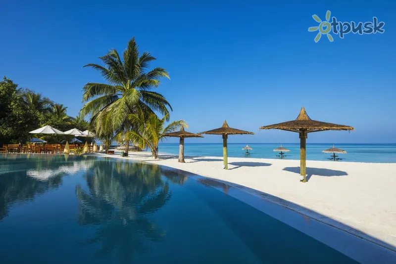 Фото отеля Centara Ras Fushi Resort & Spa Maldives 5* Северный Мале Атолл Мальдивы экстерьер и бассейны