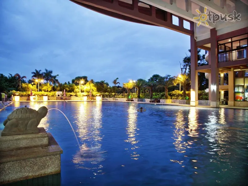 Фото отеля Golden Sunshine Tide Hotspring Resort 4* apie. Hainanas Kinija išorė ir baseinai
