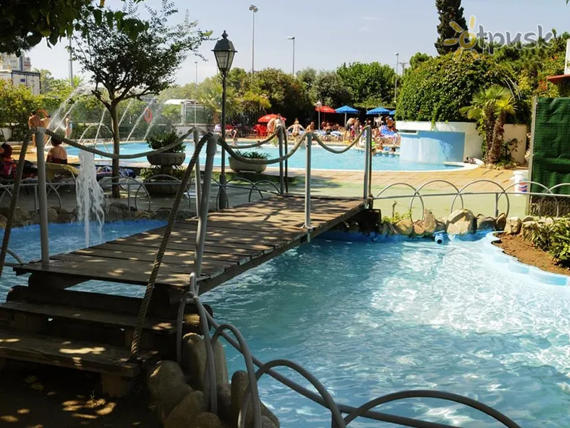 Фото отеля Paradis Park 3* Kosta del Maresme Spānija ārpuse un baseini