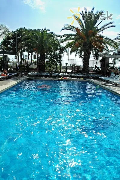 Фото отеля H Top Planamar 3* Kosta del Maresme Spānija ārpuse un baseini