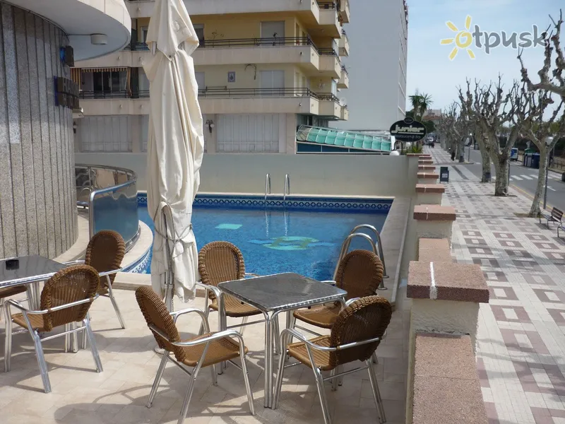 Фото отеля Haromar Hotel 2* Kosta del Maresme Spānija ārpuse un baseini