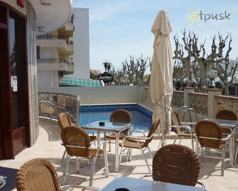 Фото отеля Haromar Hotel 2* Kosta del Maresme Spānija bāri un restorāni