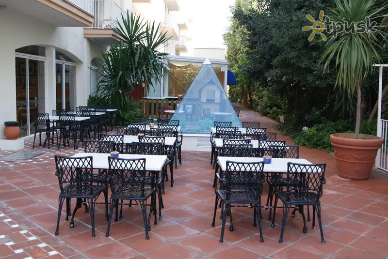 Фото отеля Dwo Les Palmeres Hotel 4* Kosta del Maresme Spānija bāri un restorāni