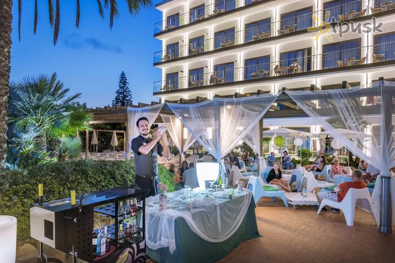Фото отеля Sumus Hotel Stella & Spa 4* Kosta del Maresmė Ispanija barai ir restoranai