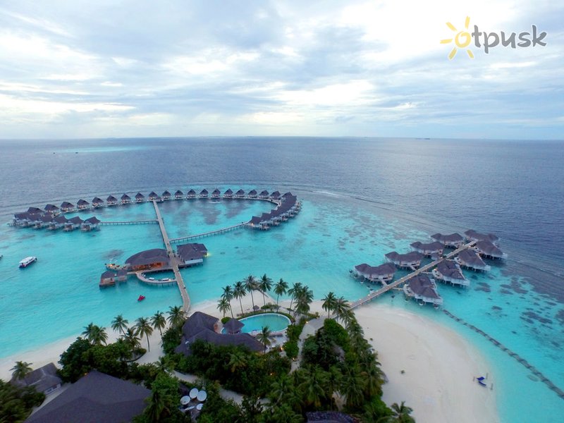 Фото отеля Centara Grand Island Resort & Spa Maldives 5* Ари (Алифу) Атолл Мальдивы экстерьер и бассейны