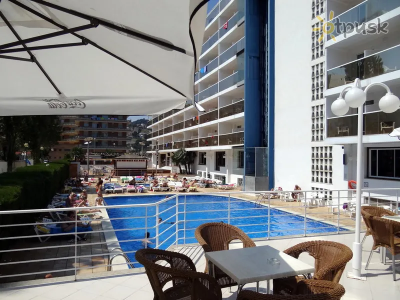 Фото отеля Riviera Hotel 3* Kosta del Maresme Spānija bāri un restorāni