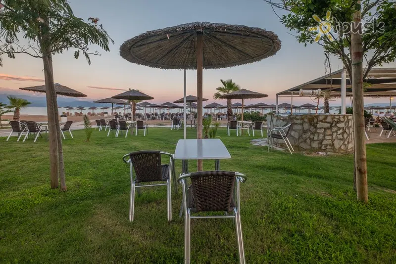 Фото отеля Bouka's Golden Sun 3* Peloponēsa Grieķija bāri un restorāni