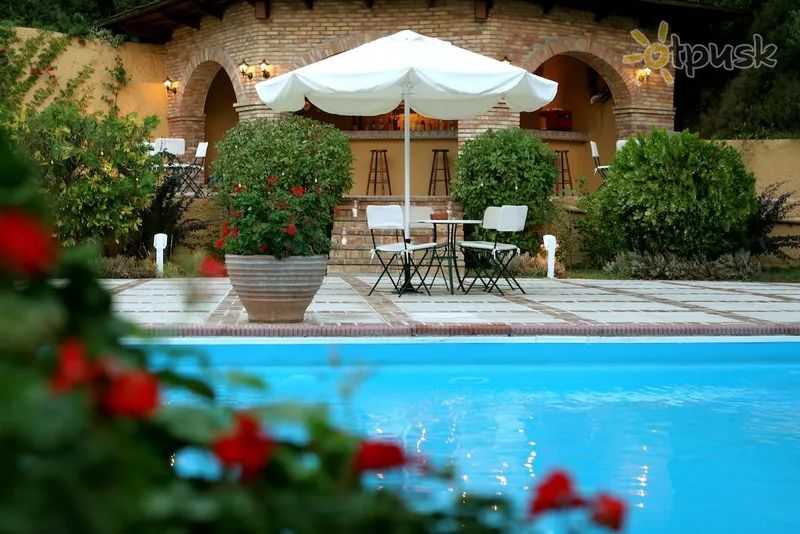 Фото отеля Antonios Hotel 4* Peloponesas Graikija išorė ir baseinai