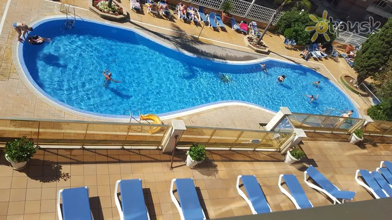 Фото отеля Bon Repos Hotel 3* Kosta del Maresme Spānija ārpuse un baseini