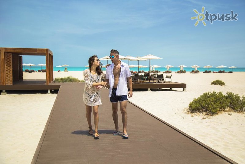 Фото отеля Saadiyat Rotana Resort & Villas 5* Абу Даби ОАЭ пляж