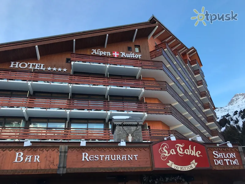 Фото отеля Alpen Ruitor Hotel 4* Мерибель Франция экстерьер и бассейны