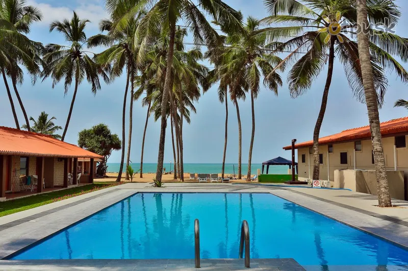 Фото отеля Amagi Beach Hotel 2* Maravila Šrilanka ārpuse un baseini