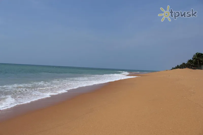 Фото отеля Amagi Beach Hotel 2* Маравіла Шрі Ланка пляж