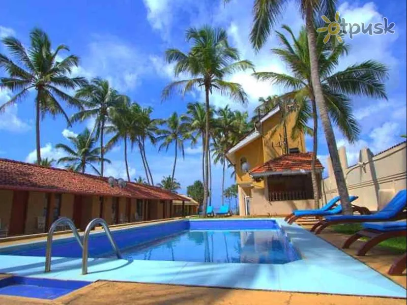 Фото отеля Amagi Beach Hotel 2* Maravila Šri Lanka išorė ir baseinai