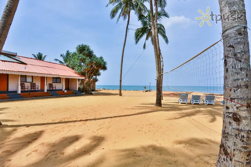 Фото отеля Amagi Beach Hotel 2* Маравіла Шрі Ланка пляж