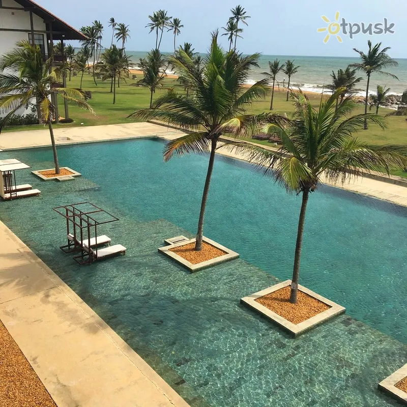 Фото отеля Anantaya Resort & Spa Chilaw 4* Chilaw Šri Lanka išorė ir baseinai