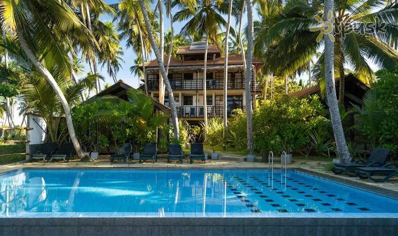 Фото отеля Seven Turtles 4* Тангалле Шрі Ланка екстер'єр та басейни