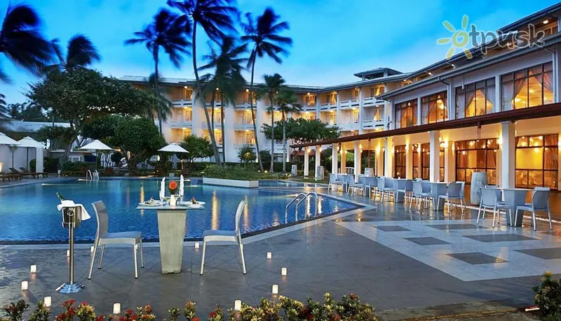 Фото отеля Berjaya Hotel Colombo 3* Коломбо Шрі Ланка екстер'єр та басейни