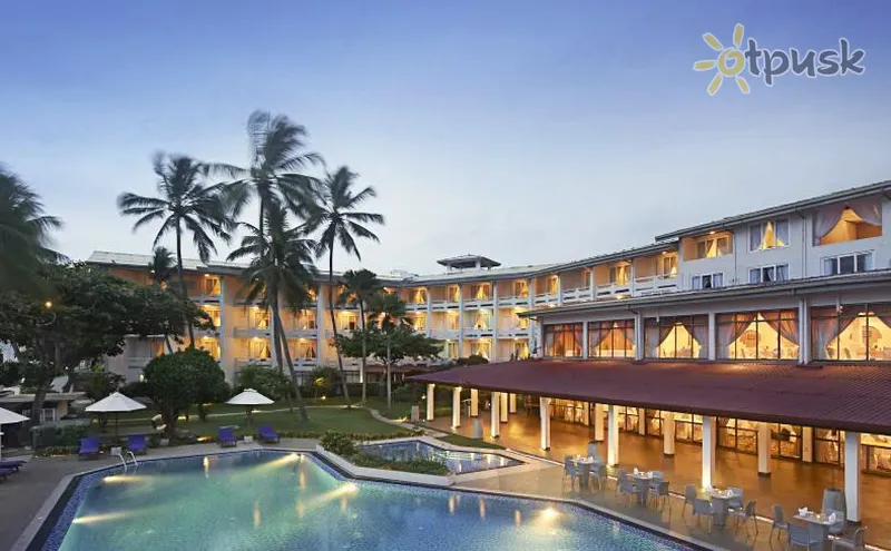 Фото отеля Berjaya Hotel Colombo 3* Коломбо Шрі Ланка екстер'єр та басейни