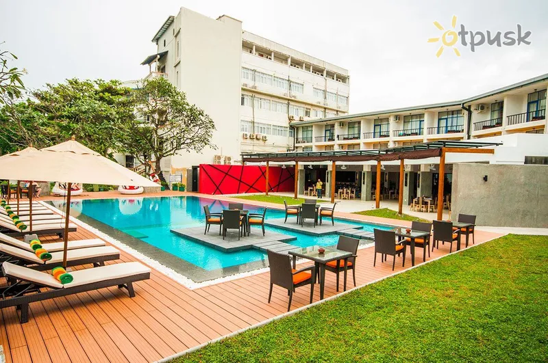Фото отеля Camelot Beach Hotel 3* Negombo Šri Lanka išorė ir baseinai