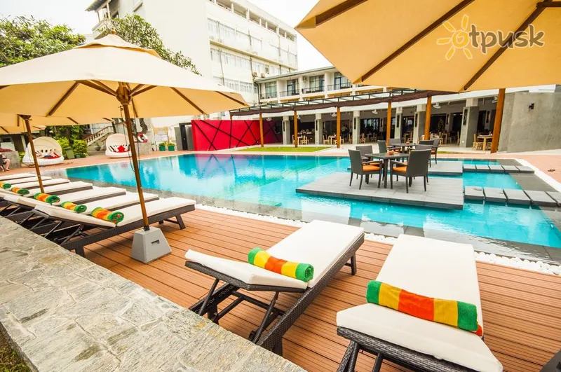Фото отеля Camelot Beach Hotel 3* Негомбо Шри-Ланка экстерьер и бассейны