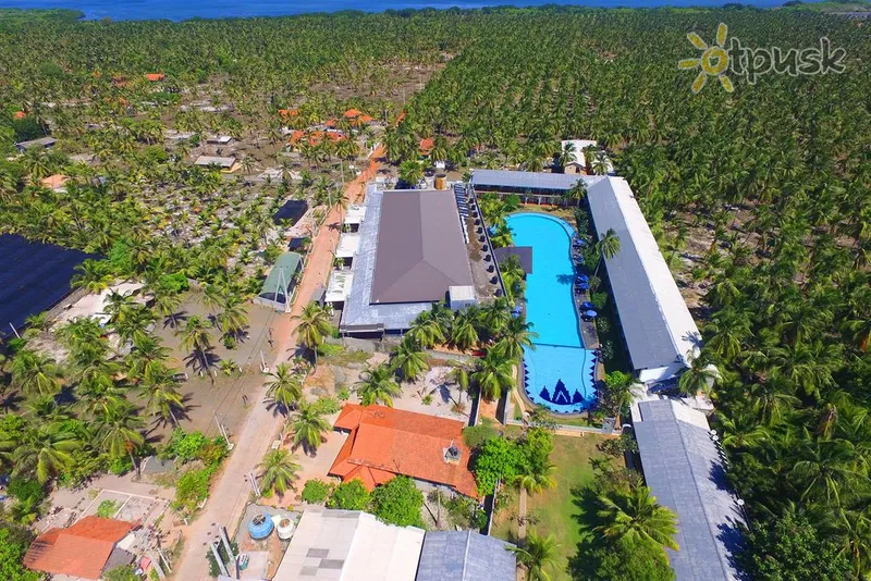 Фото отеля Carolina Beach Hotel 3* Чілау Шрі Ланка екстер'єр та басейни