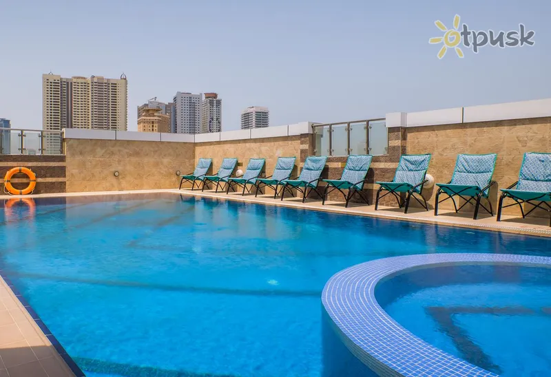 Фото отеля Crystal Plaza Al Majaz Hotel 4* Шарджа ОАЕ екстер'єр та басейни