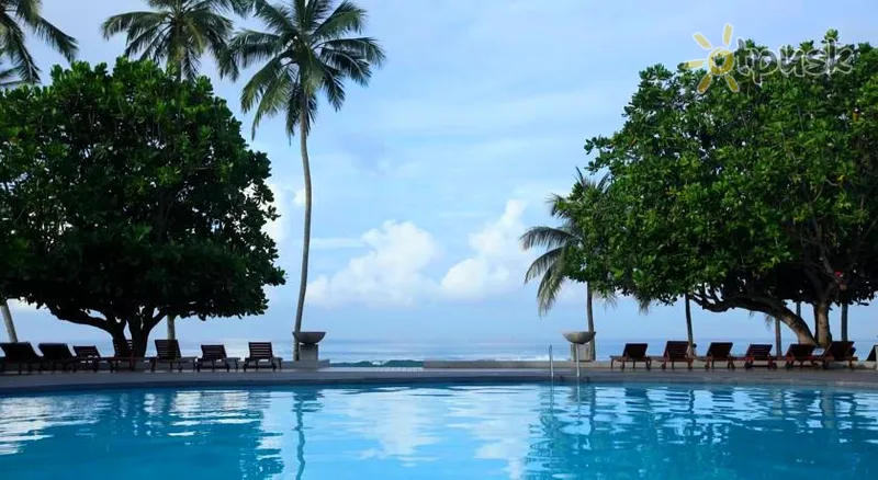 Фото отеля Citrus Hikkaduwa 4* Hikaduva Šri Lanka išorė ir baseinai