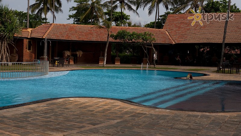 Фото отеля Club Hotel Dolphin 4* Вайккала Шри-Ланка экстерьер и бассейны