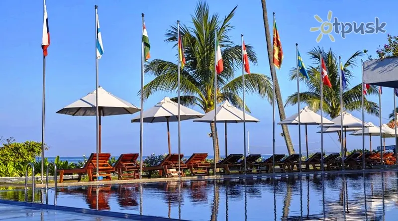 Фото отеля Coral Sands Hotel 3* Хиккадува Шри-Ланка экстерьер и бассейны