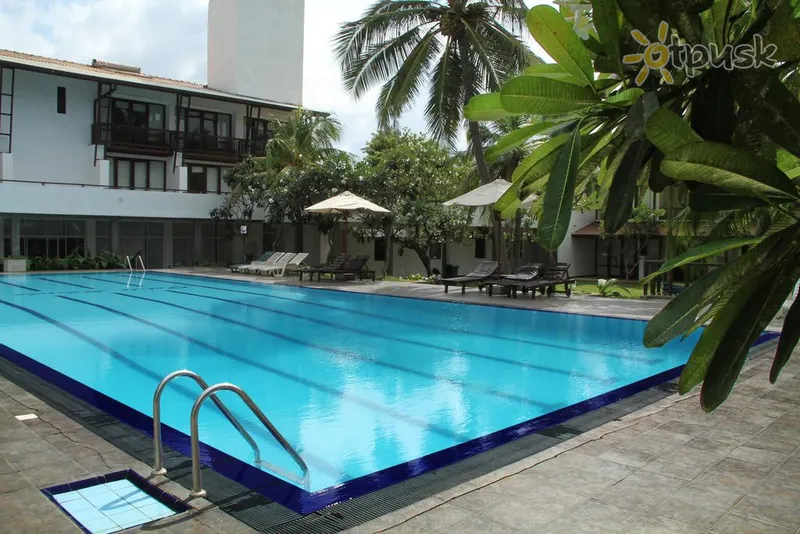 Фото отеля Goldi Sands Hotel 4* Negombo Šri Lanka išorė ir baseinai