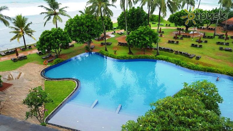 Фото отеля Hikka Tranz by Cinnamon 4* Хиккадува Шри-Ланка экстерьер и бассейны