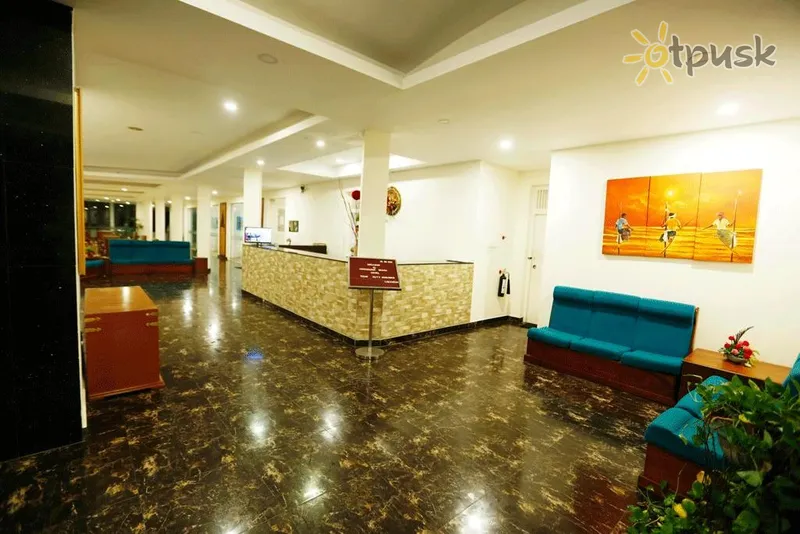Фото отеля Hikkaduwa Beach Hotel 3* Хиккадува Шри-Ланка лобби и интерьер