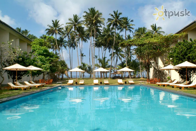 Фото отеля Mermaid Hotel & Club 3* Калутара Шри-Ланка экстерьер и бассейны