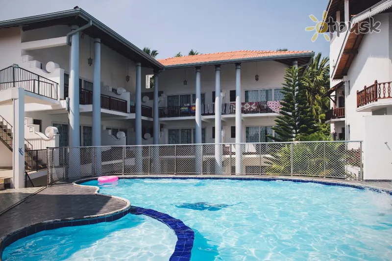 Фото отеля Neptune Bay Hotel 3* Унаватуна Шрі Ланка екстер'єр та басейни