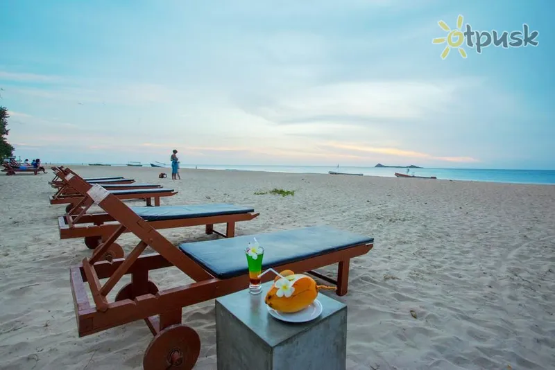 Фото отеля Nilaveli Beach Hotel 3* Трінкомалі Шрі Ланка пляж