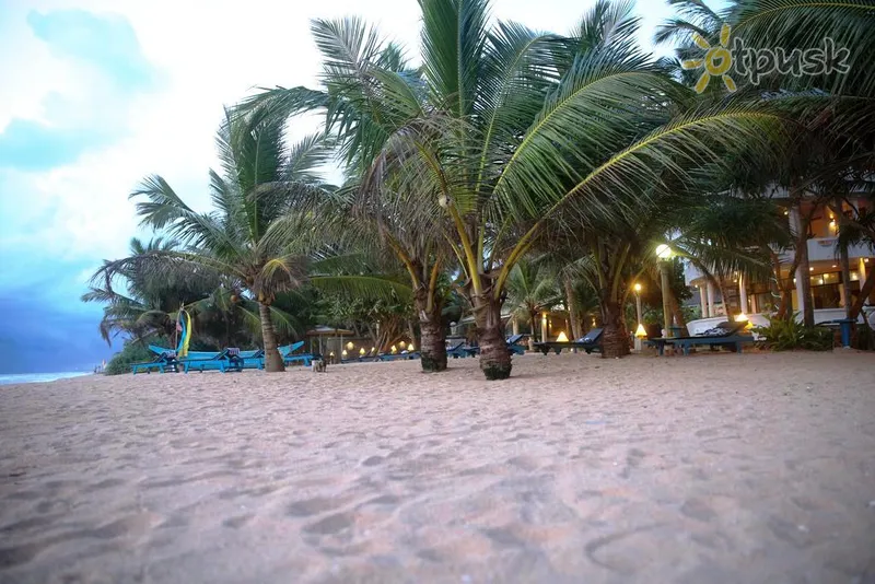 Фото отеля Oasey Beach Hotel 3* Induruva Šri Lanka papludimys