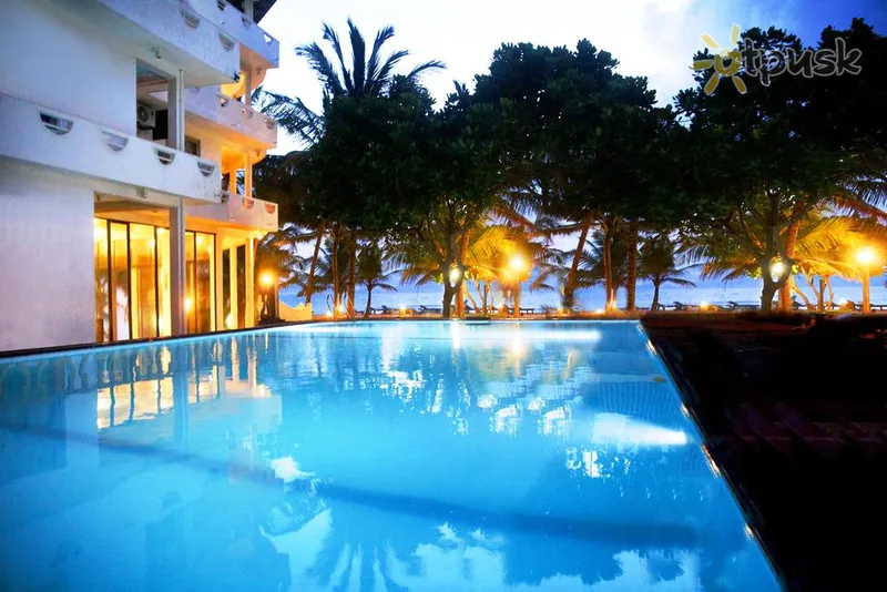 Фото отеля Oasey Beach Hotel 3* Індурува Шрі Ланка екстер'єр та басейни