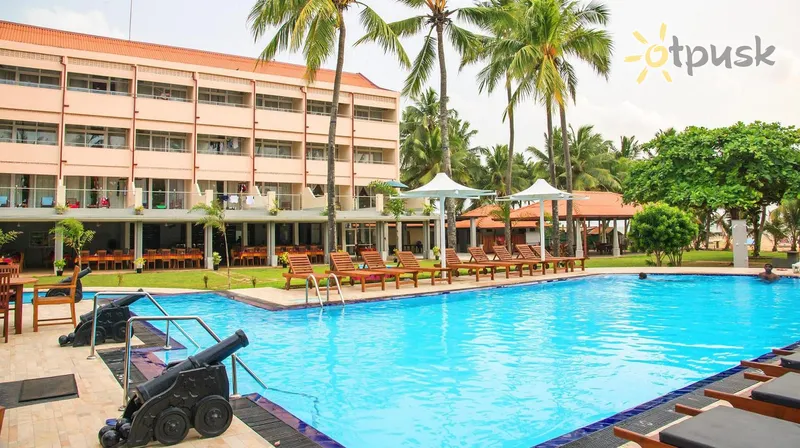 Фото отеля Paradise Beach Hotel 3* Негомбо Шри-Ланка экстерьер и бассейны