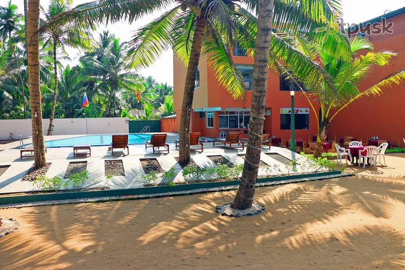 Фото отеля Roy Villa Beach Hotel 2* Beruwala Šri Lanka išorė ir baseinai