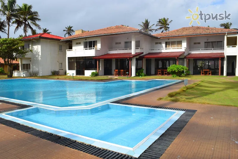 Фото отеля Sanmali Beach Hotel 2* Маравіла Шрі Ланка екстер'єр та басейни