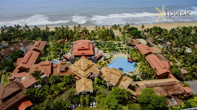 Фото отеля Royal Palms Beach Hotel 5* Калутара Шри-Ланка экстерьер и бассейны