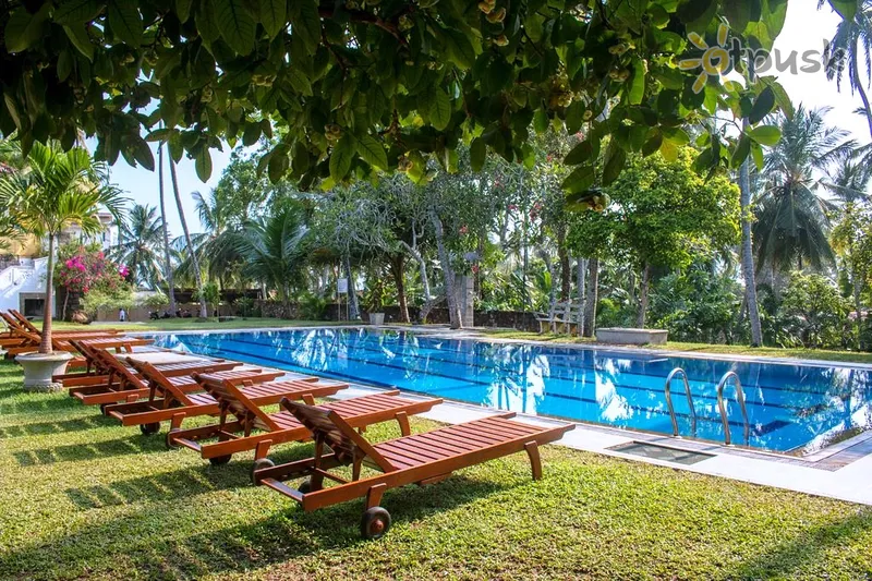 Фото отеля Sanmira Renaissance 3* Унаватуна Шрі Ланка екстер'єр та басейни