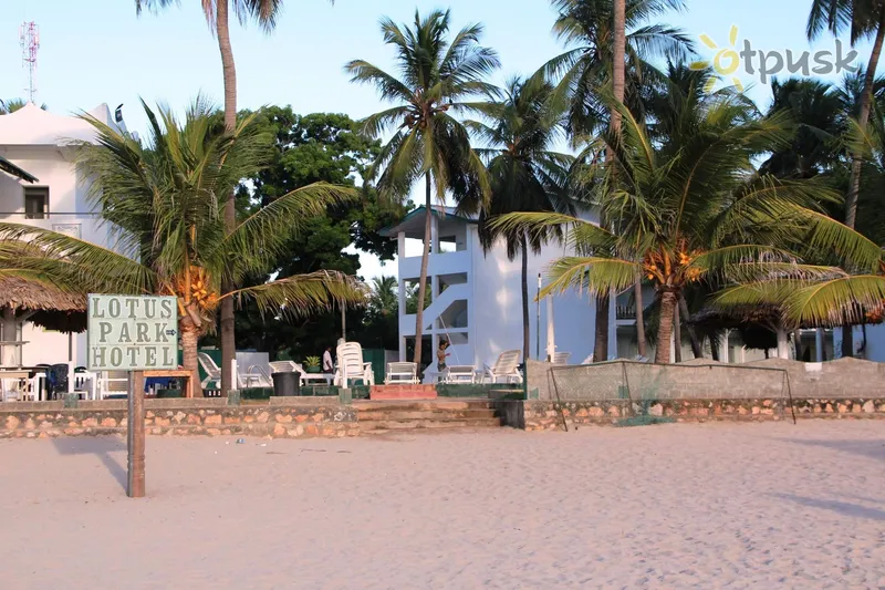 Фото отеля Sea Lotus Park Hotel 2* Трінкомалі Шрі Ланка пляж