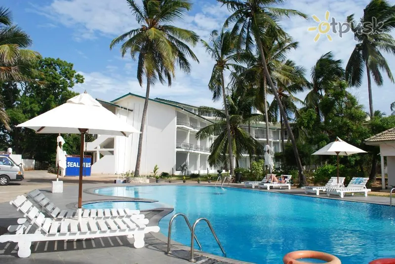 Фото отеля Sea Lotus Park Hotel 2* Трінкомалі Шрі Ланка екстер'єр та басейни