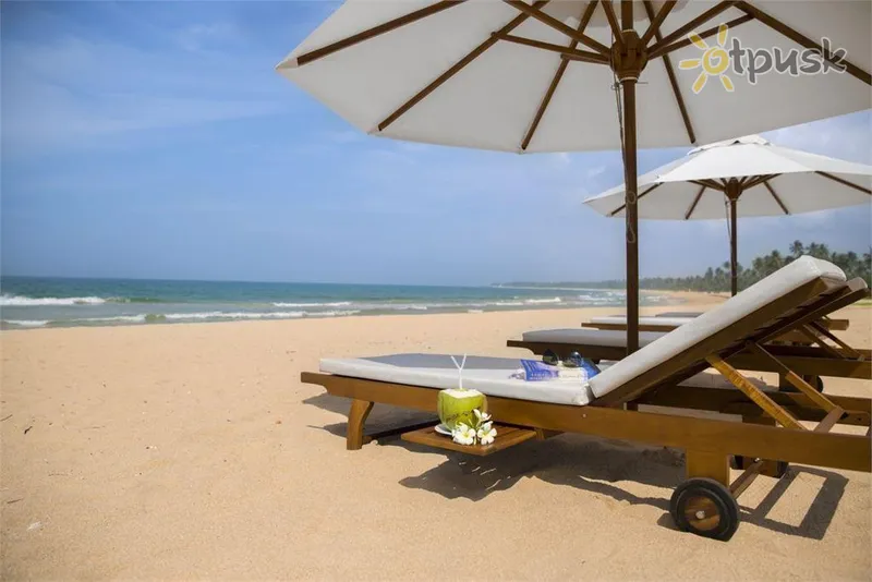 Фото отеля Shinagawa Beach 4* Хіккадува Шрі Ланка пляж