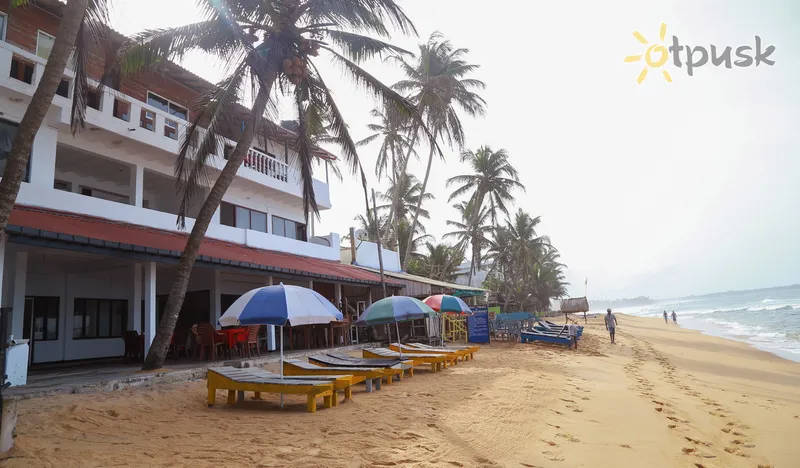 Фото отеля Polina Beach Resort (Hansa Surf) 2* Хіккадува Шрі Ланка пляж