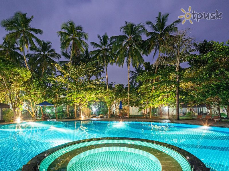 Фото отеля Siddhalepa Ayurveda Health Resort 4* Ваддува Шри-Ланка экстерьер и бассейны