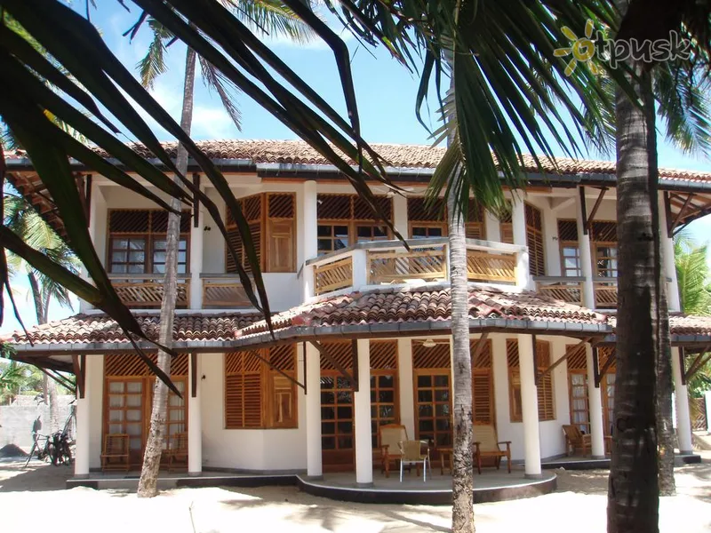 Фото отеля Stardust Beach Hotel 3* Аругам-Бей Шрі Ланка екстер'єр та басейни