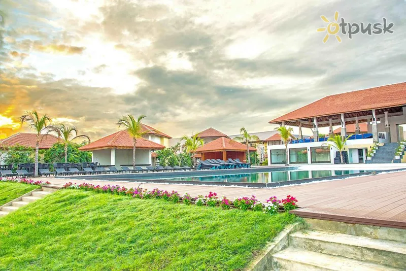 Фото отеля Sun Aqua Pasikudah 5* Пасикуда Шри-Ланка экстерьер и бассейны